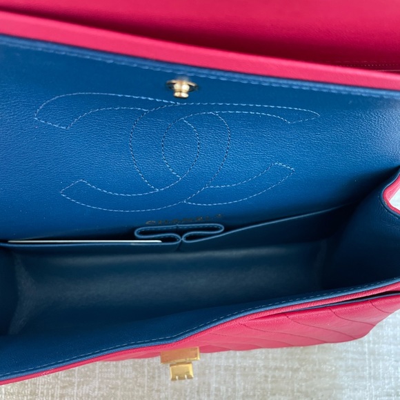 Chanel 2.55 reissue in pink sheepskin - Picture 7 of 11